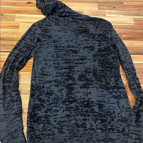 Disney Parks UK hooded Long Sleeve Tshirt women’s Medium Union Jack British - Picture 5 of 6